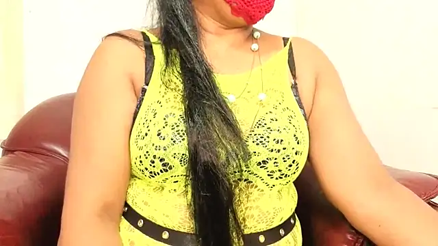Snapshot of Liyona_s chatting on 06-02-26, 05:26 Liyona s online show from 06-02-26, 05:26