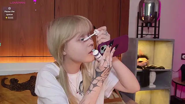 MoliQin online show from 04-14-26, 07:47