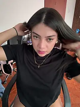 Luna rousse26 online show from 03-18-26, 12:19