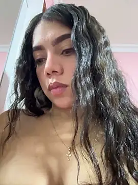 Snapshot of Luna_rousse26 chatting on 06-06-26, 01:38 Luna rousse26 online show from 06-06-26, 01:38