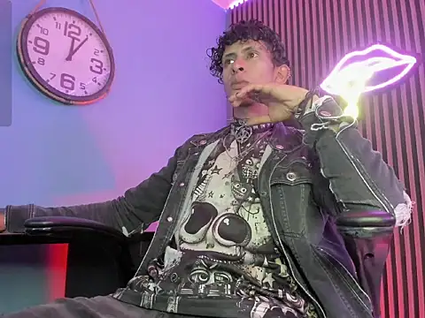 Maximoking26 online show from 03-07-26, 04:42