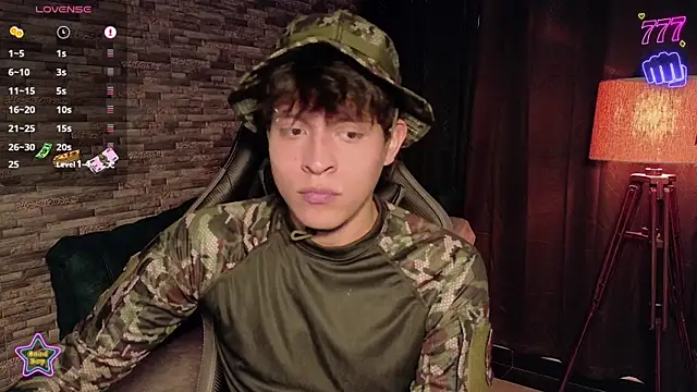 Snapshot of _-Lucky-_ chatting on 03-11-26, 06:14 -Lucky- online show from 03-11-26, 06:14