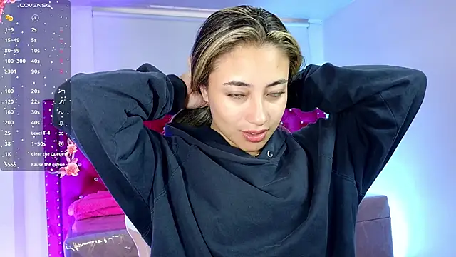 amy ker m online show from 04-17-26, 09:18