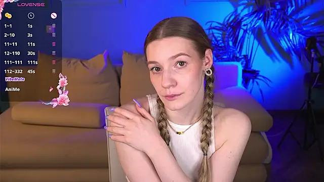 Snapshot of Vanessa__Lui chatting on 03-10-26, 06:24 Vanessa Lui online show from 03-10-26, 06:24