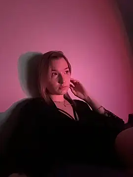 Snapshot of EmmaTurners chatting on 03-06-26, 06:37 EmmaTurners online show from 03-06-26, 06:37