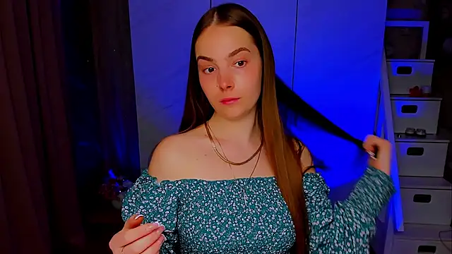 Snapshot of Maddy_Wood_ chatting on 05-07-26, 01:49 Maddy Wood online show from 05-07-26, 01:49