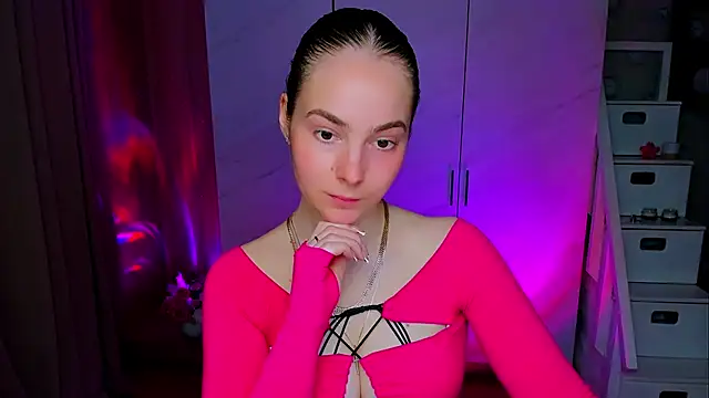 Snapshot of Maddy_Wood_ chatting on 05-11-26, 02:45 Maddy Wood online show from 05-11-26, 02:45