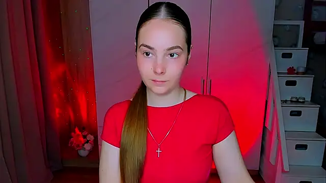 Snapshot of Maddy_Wood_ chatting on 05-18-26, 09:04 Maddy Wood online show from 05-18-26, 09:04