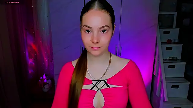 Snapshot of Maddy_Wood_ chatting on 05-19-26, 09:26 Maddy Wood online show from 05-19-26, 09:26