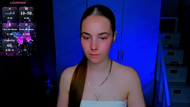 Snapshot of Maddy_Wood_ chatting on 06-07-26, 04:00 Maddy Wood online show from 06-07-26, 04:00