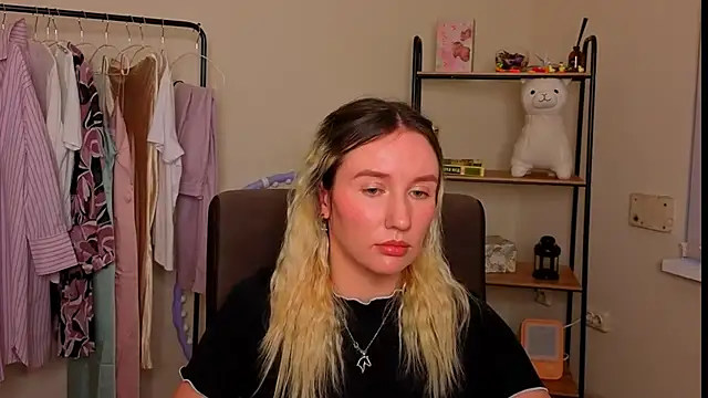 AshleyySchwartz online show from 02-18-26, 02:24