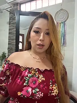 Snapshot of Kiarhatrixie1 chatting on 03-06-26, 05:42 Kiarhatrixie1 online show from 03-06-26, 05:42