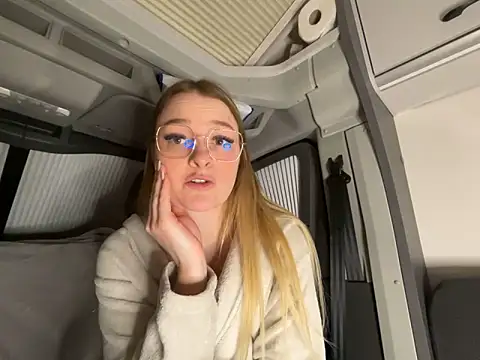 melanieTesss online show from 02-21-26, 11:50