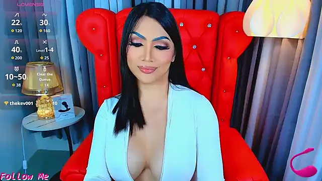 Laureen Hilton online show from 04-28-26, 01:27