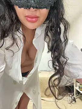 Snapshot of katy_nour chatting on 04-22-26, 05:36 katy nour online show from 04-22-26, 05:36