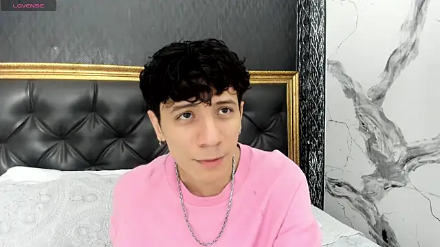 Snapshot of Angel_St1 chatting on 05-18-26, 05:02 Angel St1 online show from 05-18-26, 05:02