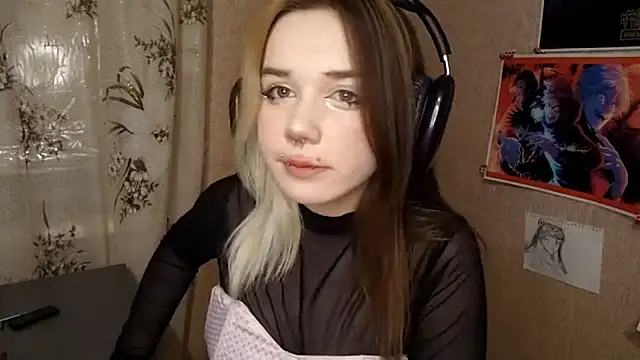 Snapshot of MilaTyan chatting on 02-23-26, 04:37 MilaTyan online show from 02-23-26, 04:37