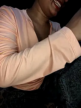 Snapshot of LINNI_3 chatting on 03-04-26, 05:52 LINNI 3 online show from 03-04-26, 05:52