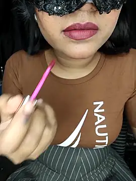 Snapshot of LINNI_3 chatting on 03-06-26, 05:20 LINNI 3 online show from 03-06-26, 05:20