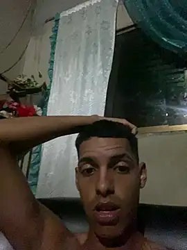 Snapshot of Alee_2005 chatting on 02-19-26, 05:58 Alee 2005 online show from 02-19-26, 05:58