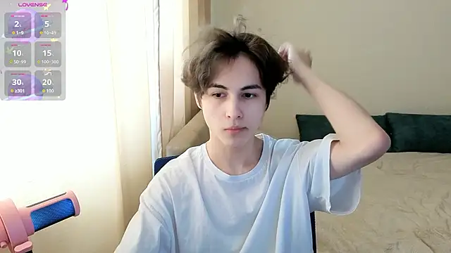 Snapshot of _LukaHayes_ chatting on 03-11-26, 11:16 LukaHayes online show from 03-11-26, 11:16