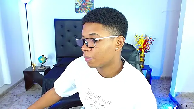 liiam3 online show from 04-22-26, 08:43