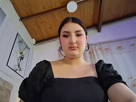 Snapshot of zoe_moon__ chatting on 06-13-26, 12:47 zoe moon online show from 06-13-26, 12:47