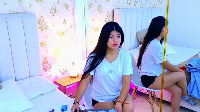 Khloe Moon online show from 04-25-26, 12:08