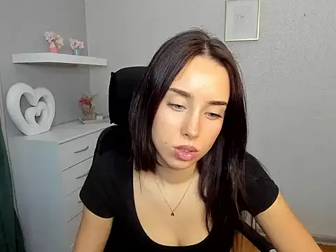 AdeleSolo online show from 02-26-26, 06:34