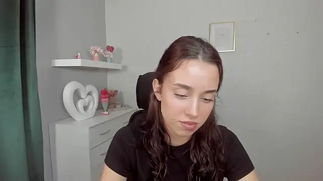 AdeleSolo online show from 04-23-26, 05:41