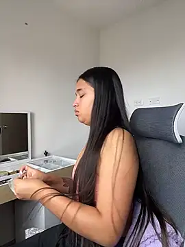 I Samanthaa online show from 06-14-26, 04:31