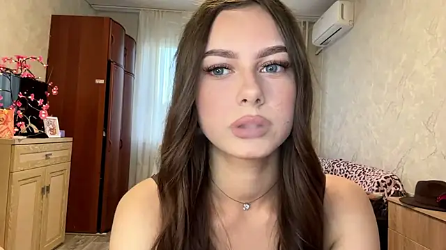 StephaniCute online show from 06-07-26, 04:00
