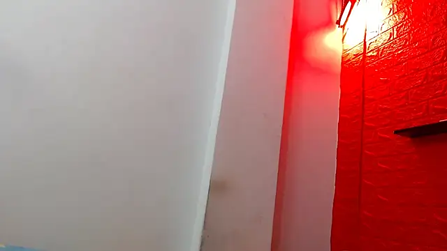 Snapshot of skinnysexy18 chatting on 02-24-26, 01:20 skinnysexy18 online show from 02-24-26, 01:20