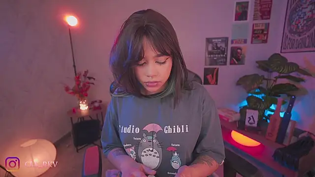 violette clerk1  online show from 04-26-26, 10:51