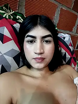 Snapshot of Julianiss chatting on 03-11-26, 01:00 Julianiss online show from 03-11-26, 01:00