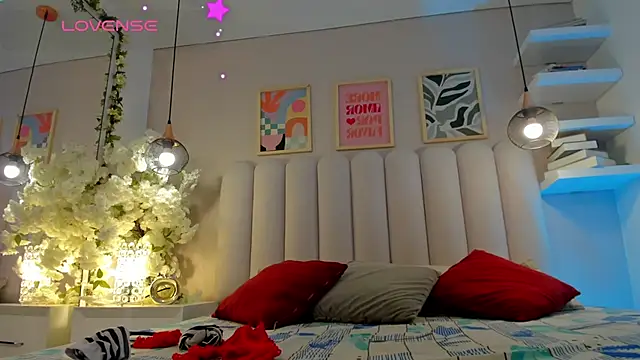 Mia Bailey  online show from 04-23-26, 03:19