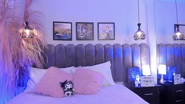 Bella  Peach online show from 04-23-26, 03:08