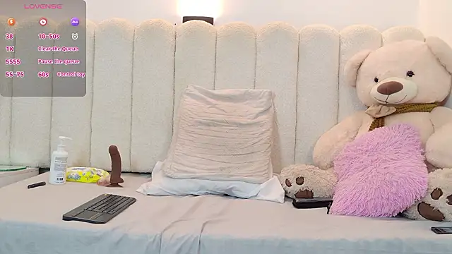 Snapshot of Ruby_cruzz chatting on 03-09-26, 10:14 Ruby cruzz online show from 03-09-26, 10:14