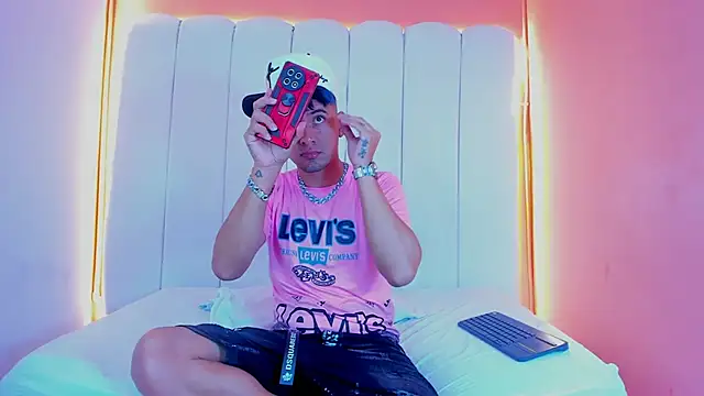 Snapshot of STEVEN_OS chatting on 03-15-26, 03:12 STEVEN OS online show from 03-15-26, 03:12