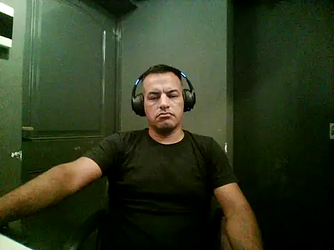Valenthe26 online show from 02-17-26, 05:37