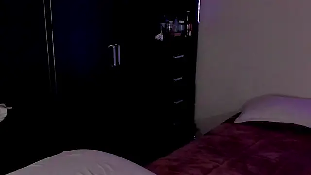 saradiazxxx online show from 04-25-26, 02:58