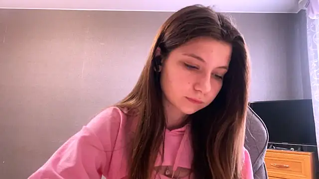 LunnaBliss online show from 04-28-26, 01:49