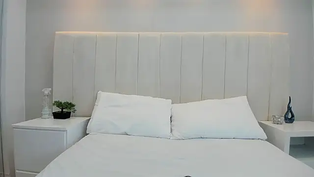 violetta cutest  online show from 03-11-26, 11:27