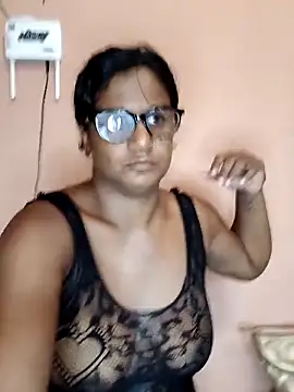 indianstrawberrylips4u online show from 02-24-26, 05:27