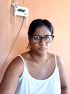 indianstrawberrylips4u online show from 03-05-26, 06:31