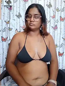 indianstrawberrylips4u online show from 05-13-26, 09:06