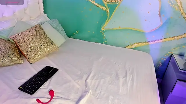 milkavelvett online show from 04-20-26, 02:31