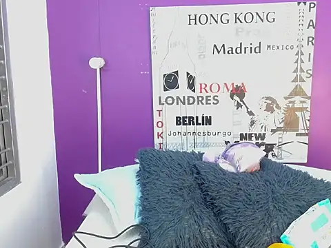 Snapshot of Kate_Hewson chatting on 03-04-26, 12:00 Kate Hewson online show from 03-04-26, 12:00