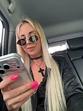 LisaMurr online show from 04-24-26, 09:12