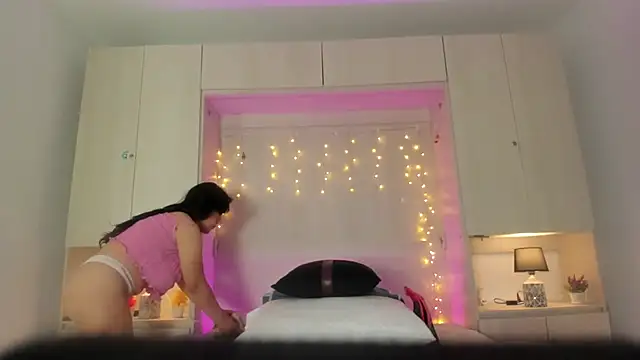 ElaRey  online show from 04-30-26, 12:22